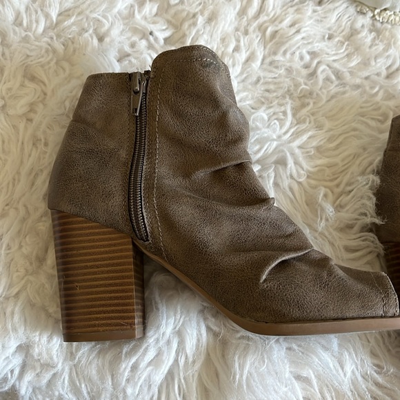 Heel boots-Dark Beige Suede - Picture 2 of 4